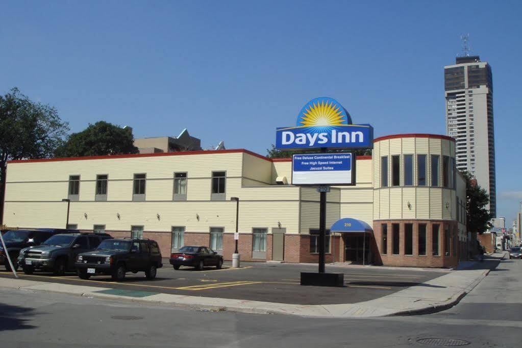 Days Inn By Wyndham Hamilton - Downtown Ngoại thất bức ảnh